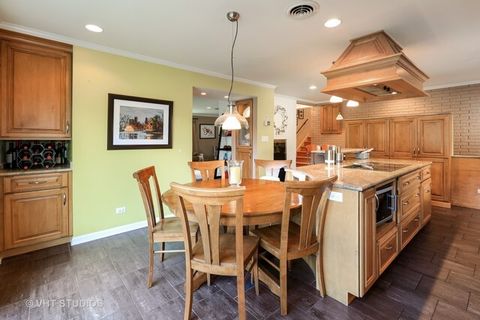 Tiny photo for 128 S Linden Avenue, Elmhurst, IL 60126 (MLS # 12521179)