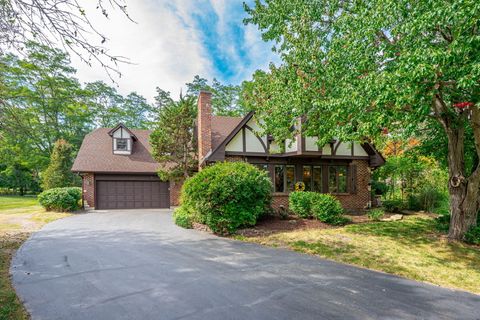 Photo of 4511 Hanover Drive, Crystal Lake, IL 60012 (MLS # 12511739)