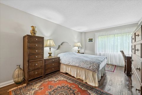 Tiny photo for 1800 Huntington Boulevard #212, Hoffman Estates, IL 60169 (MLS # 12497409)