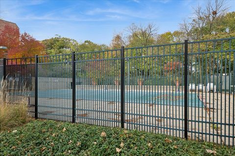 Tiny photo for 1800 Huntington Boulevard #212, Hoffman Estates, IL 60169 (MLS # 12497409)