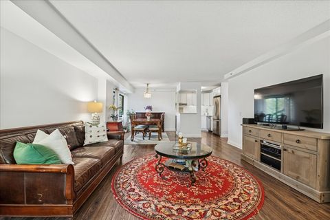 Tiny photo for 1800 Huntington Boulevard #212, Hoffman Estates, IL 60169 (MLS # 12497409)