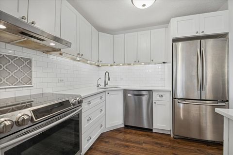 Tiny photo for 1800 Huntington Boulevard #212, Hoffman Estates, IL 60169 (MLS # 12497409)