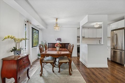 Tiny photo for 1800 Huntington Boulevard #212, Hoffman Estates, IL 60169 (MLS # 12497409)