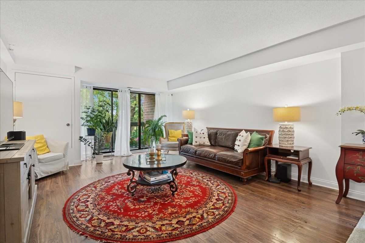 1800 Huntington Boulevard 212