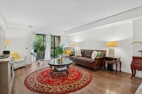 Tiny photo for 1800 Huntington Boulevard #212, Hoffman Estates, IL 60169 (MLS # 12497409)