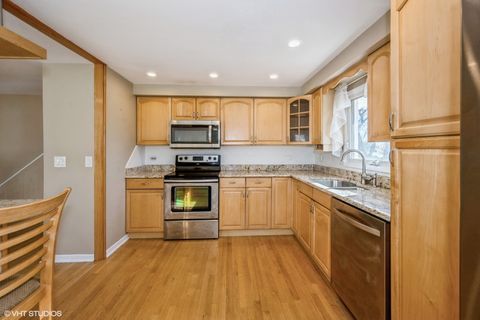 Tiny photo for 829 Pinehurst Lane, Schaumburg, IL 60193 (MLS # 12516084)