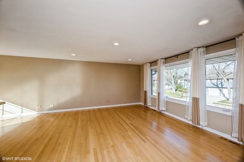 Tiny photo for 829 Pinehurst Lane, Schaumburg, IL 60193 (MLS # 12516084)