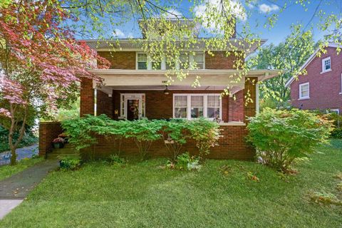 Photo of 712 S Elm Boulevard, Champaign, IL 61820 (MLS # 12495660) Photo of 712 S Elm Boulevard, Champaign, IL 61820 (MLS # 12495660)