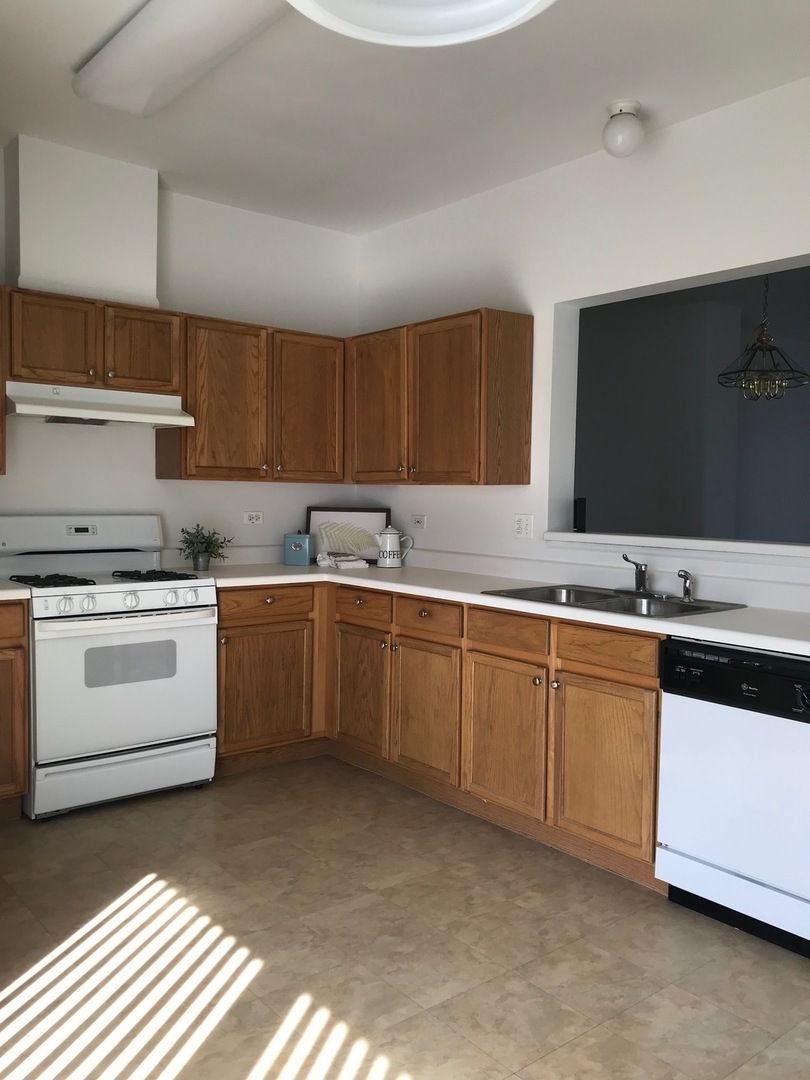 1098 Savoy Court