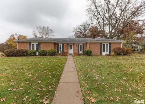 Photo of 3907 44TH Street, Rock Island, IL 61201 (MLS # 12551310)