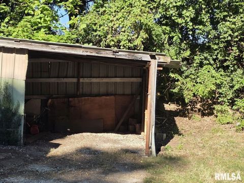 Tiny photo for 1717 N 4TH Street, Quincy, IL 62301 (MLS # QC4266558)