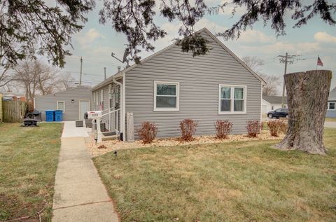 A home in Crest Hill