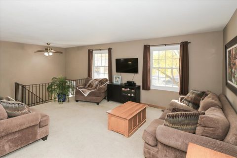 Tiny photo for 760 CHECKER Drive, Buffalo Grove, IL 60089 (MLS # 12501204)