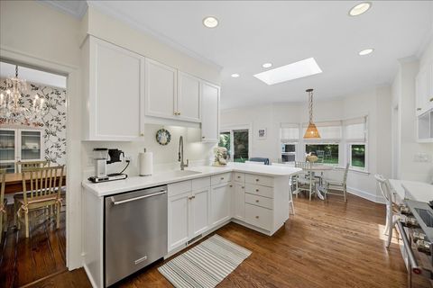 Tiny photo for 420 Brier Street, Kenilworth, IL 60043 (MLS # 12709450)