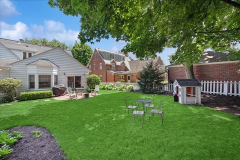 Tiny photo for 420 Brier Street, Kenilworth, IL 60043 (MLS # 12709450)