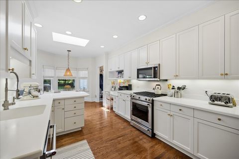 Tiny photo for 420 Brier Street, Kenilworth, IL 60043 (MLS # 12709450)
