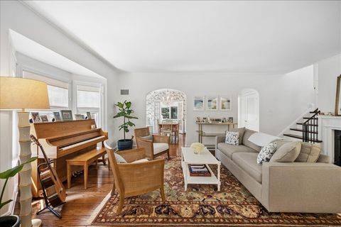 Tiny photo for 420 Brier Street, Kenilworth, IL 60043 (MLS # 12709450)