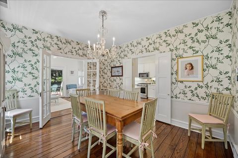 Tiny photo for 420 Brier Street, Kenilworth, IL 60043 (MLS # 12709450)