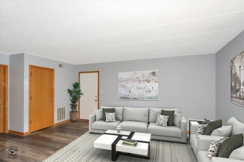 Tiny photo for 4920 134th Court #205, Crestwood, IL 60418 (MLS # 12456874)