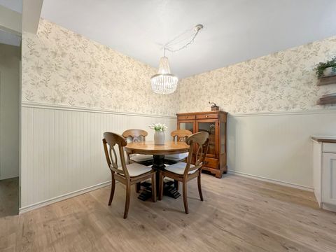 Tiny photo for 124 N Whistler C4 Avenue #C4, Freeport, IL 61032 (MLS # 12529593)