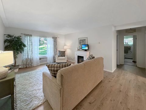 Tiny photo for 124 N Whistler C4 Avenue #C4, Freeport, IL 61032 (MLS # 12529593)