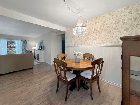 Tiny photo for 124 N Whistler C4 Avenue #C4, Freeport, IL 61032 (MLS # 12529593)