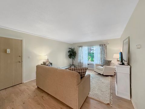 Tiny photo for 124 N Whistler C4 Avenue #C4, Freeport, IL 61032 (MLS # 12529593)