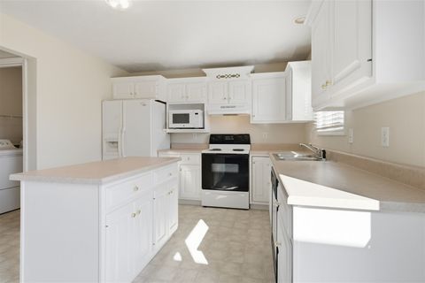 Tiny photo for 3 Timbergate Court, Bloomington, IL 61704 (MLS # 12535268)