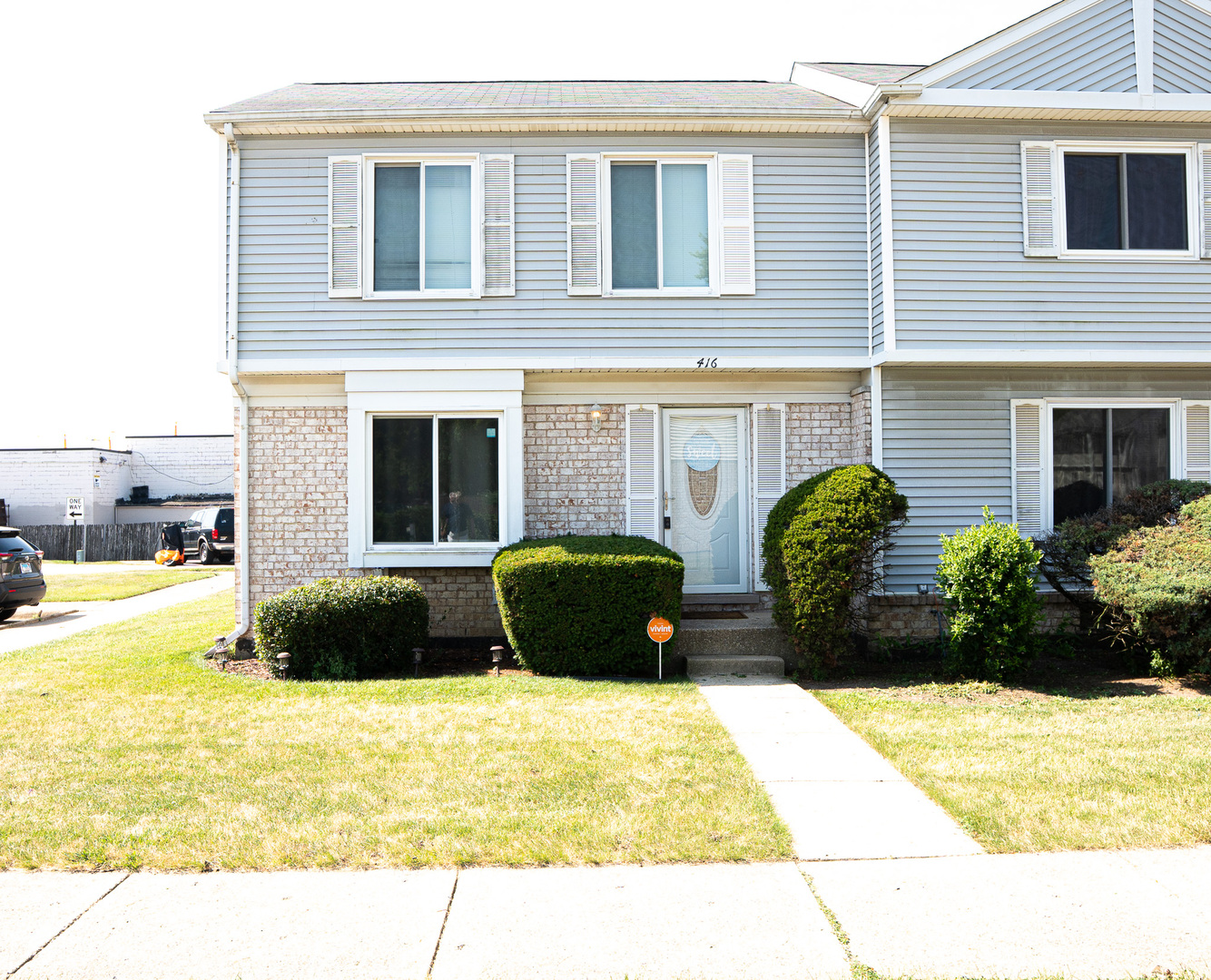 416 Gainsborough Court