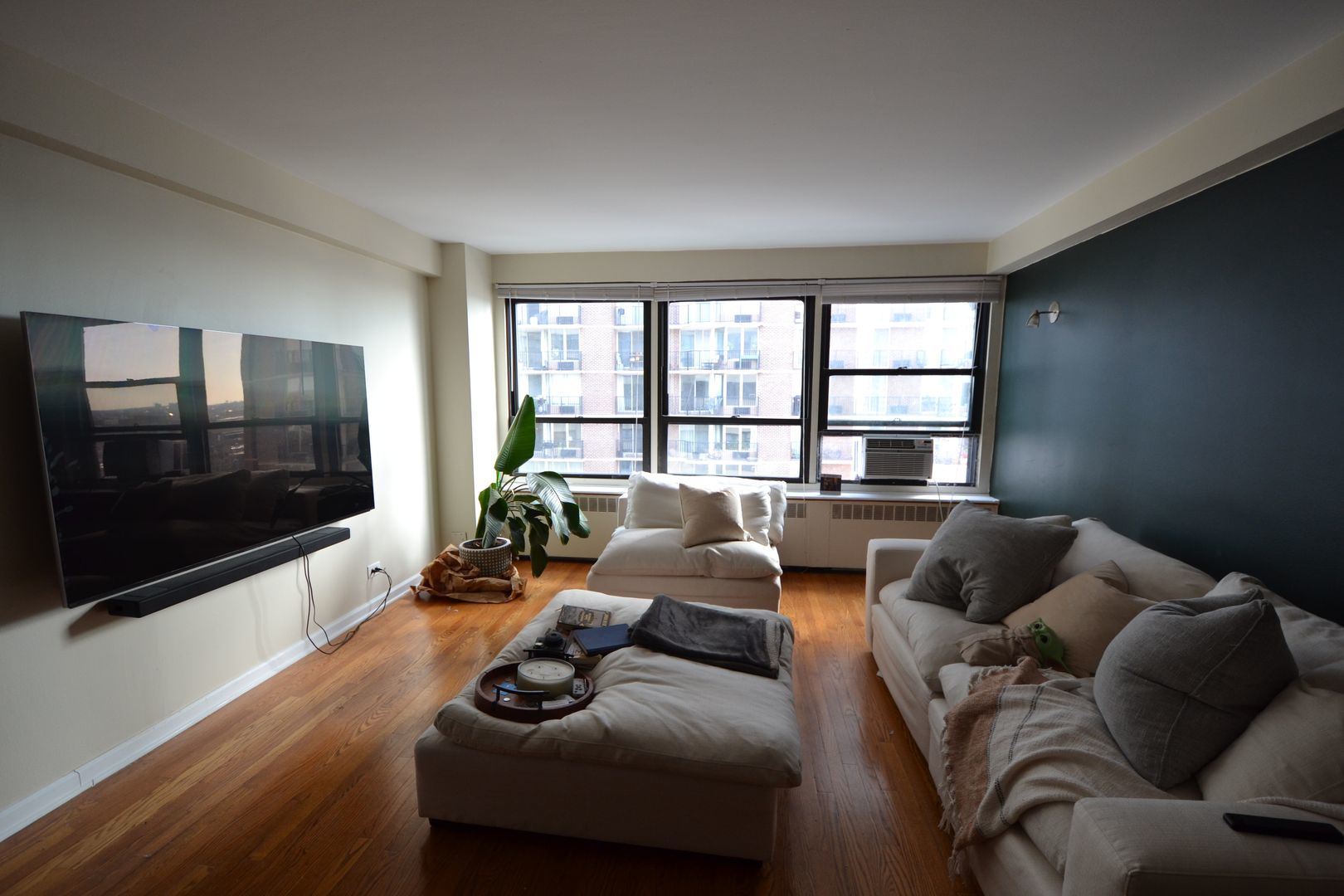 4180 N Marine Drive 1301