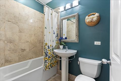 Tiny photo for 3511 N WILTON Avenue #1, Chicago, IL 60657 (MLS # 12630779)