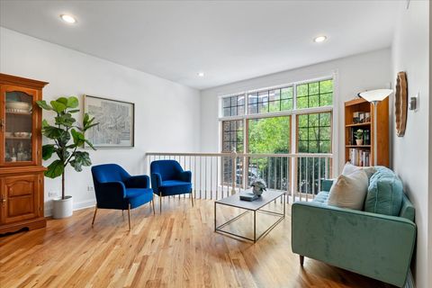 Tiny photo for 3511 N WILTON Avenue #1, Chicago, IL 60657 (MLS # 12630779)