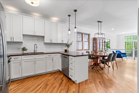 Tiny photo for 3511 N WILTON Avenue #1, Chicago, IL 60657 (MLS # 12630779)