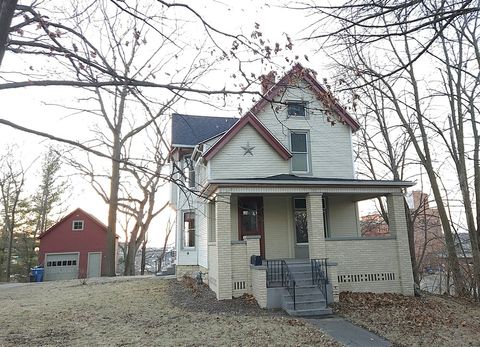 A home in Dixon