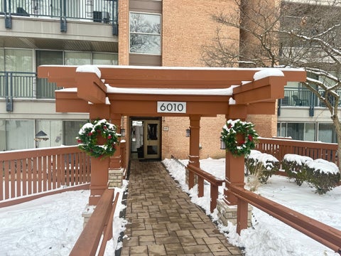 Tiny photo for 6010 Oakwood Drive #5D, Lisle, IL 60532 (MLS # 12750033)