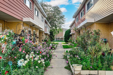 Tiny photo for 9123 Lamon Avenue N #D, Skokie, IL 60077 (MLS # 12743203)