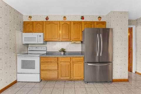 Tiny photo for 9123 Lamon Avenue N #D, Skokie, IL 60077 (MLS # 12743203)