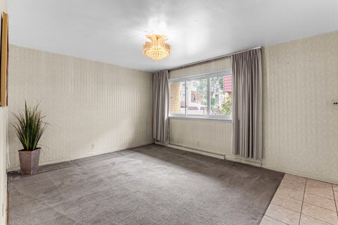 Tiny photo for 9123 Lamon Avenue N #D, Skokie, IL 60077 (MLS # 12743203)