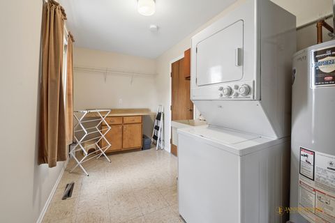 Tiny photo for 1013 Hampton Court, McHenry, IL 60050 (MLS # 12589972)