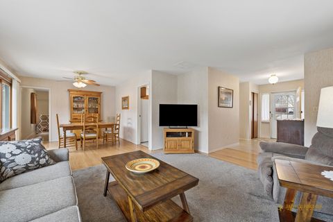 Tiny photo for 1013 Hampton Court, McHenry, IL 60050 (MLS # 12589972)