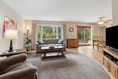 Tiny photo for 1013 Hampton Court, McHenry, IL 60050 (MLS # 12589972)