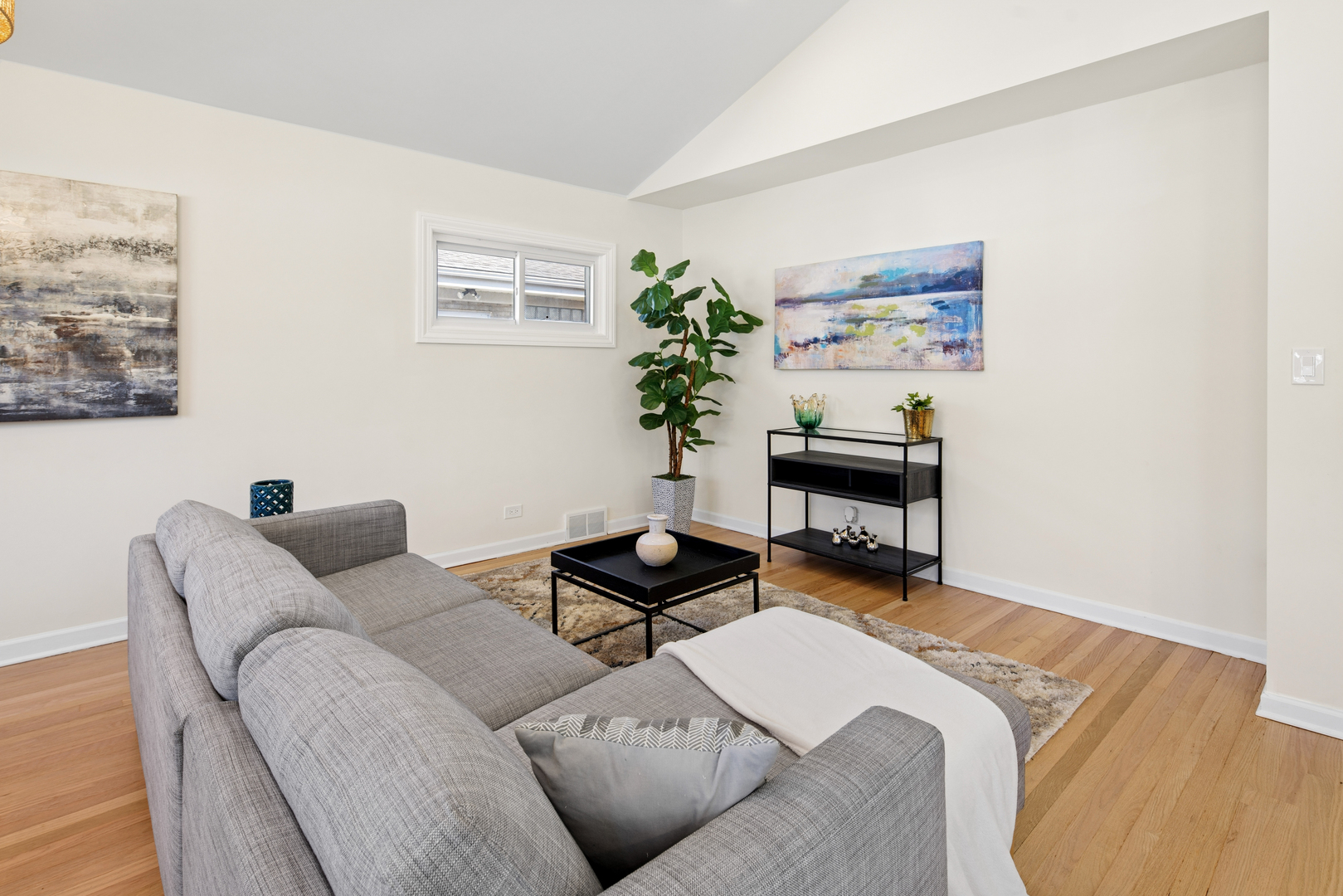 6221 N La Crosse Avenue