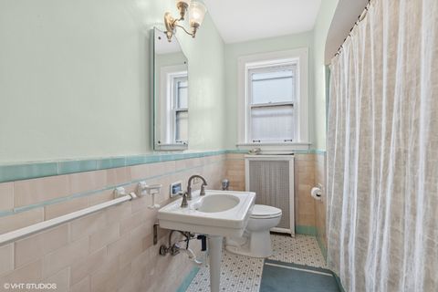 Tiny photo for 1316 Maple Avenue #D3, Evanston, IL 60201 (MLS # 12417846)