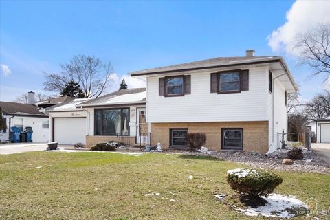 Photo of 216 S Evergreen Avenue, Addison, IL 60101 (MLS # 12588459)