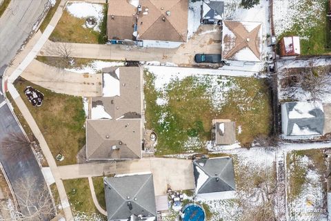 Tiny photo for 216 S Evergreen Avenue, Addison, IL 60101 (MLS # 12588459)