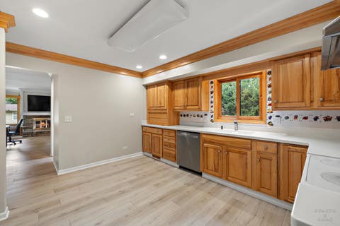 Tiny photo for 847 Hemlock Drive, Sleepy Hollow, IL 60118 (MLS # 12713609)
