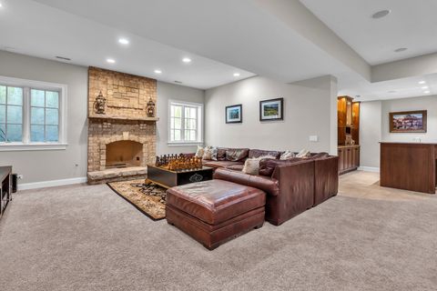 Tiny photo for 1401 W Everett Road, Lake Forest, IL 60045 (MLS # 12466618)