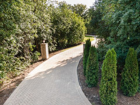 Tiny photo for 1401 W Everett Road, Lake Forest, IL 60045 (MLS # 12466618)