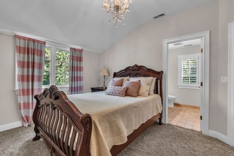 Tiny photo for 1401 W Everett Road, Lake Forest, IL 60045 (MLS # 12466618)