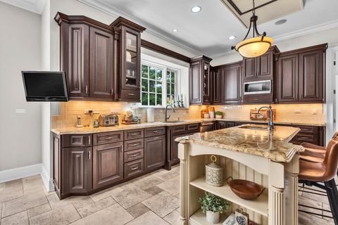 Tiny photo for 1401 W Everett Road, Lake Forest, IL 60045 (MLS # 12466618)